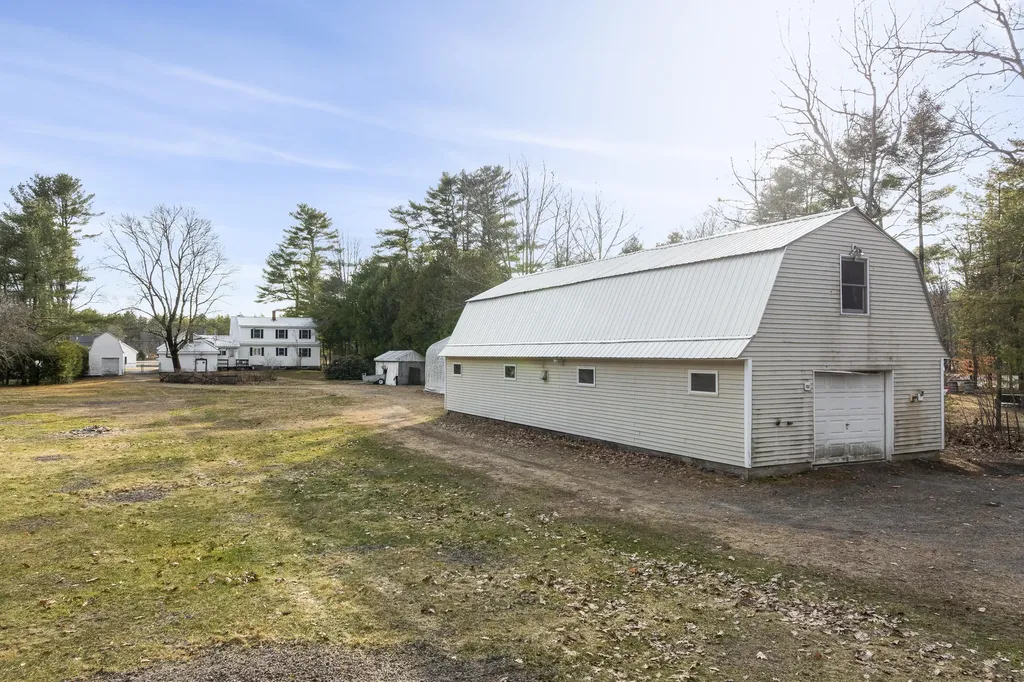 39 Pequawket Trail Standish ME 04084