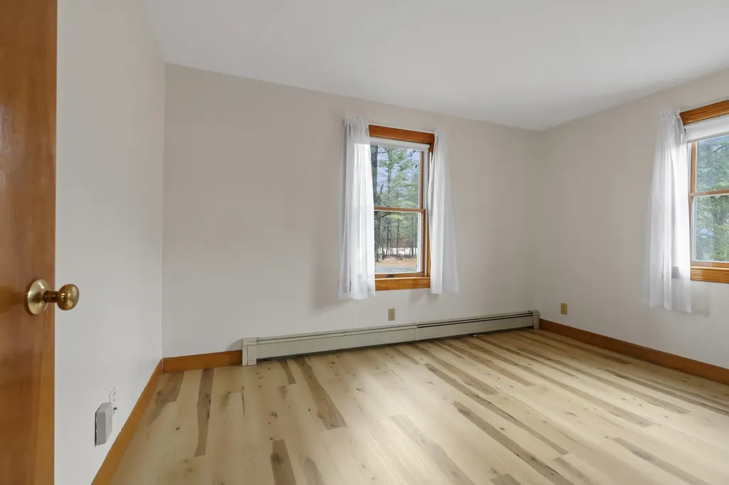 39 Pequawket Trail Standish ME 04084