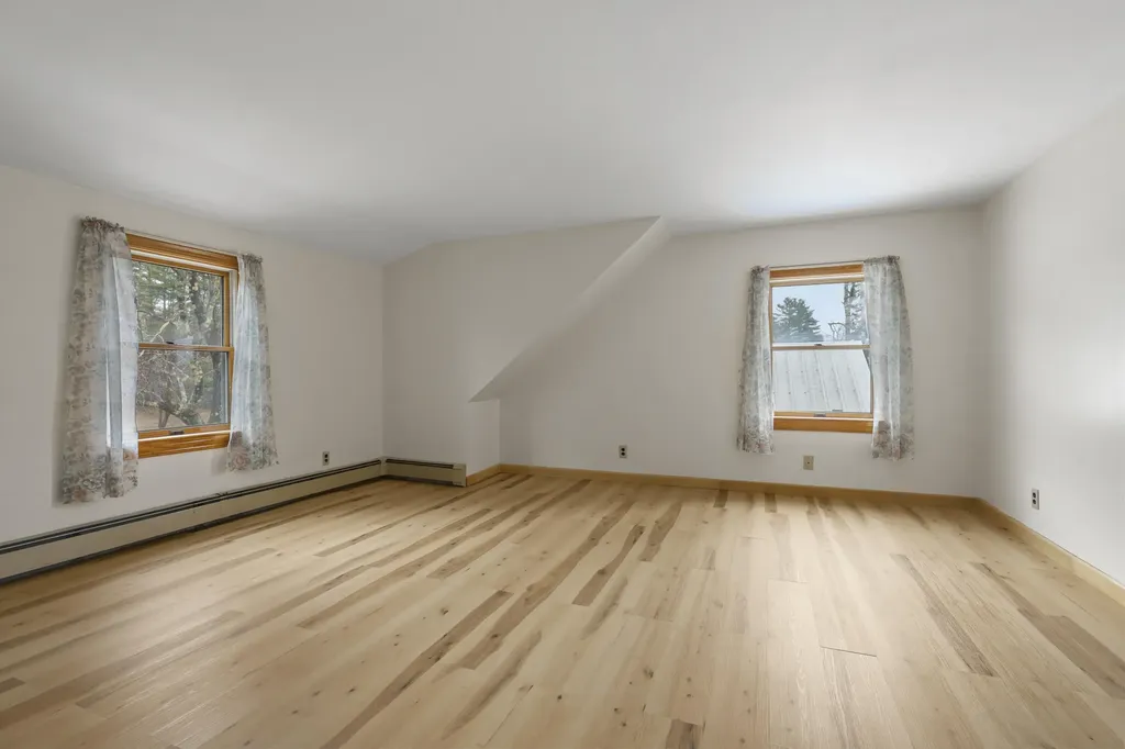 39 Pequawket Trail Standish ME 04084