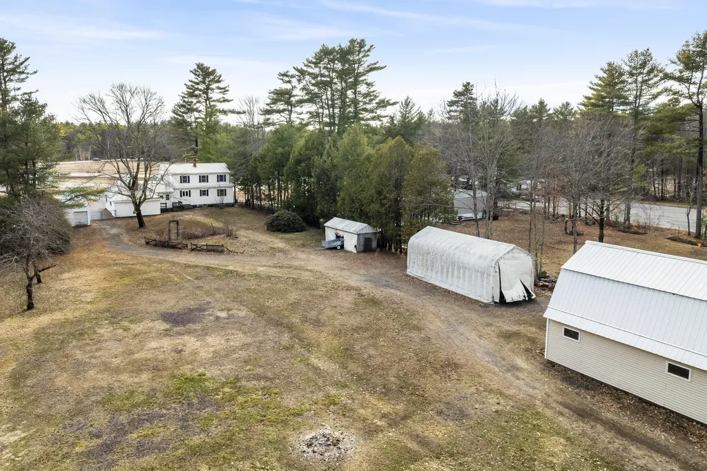 39 Pequawket Trail Standish ME 04084