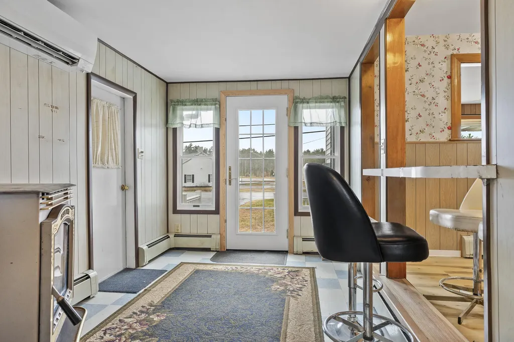 39 Pequawket Trail Standish ME 04084