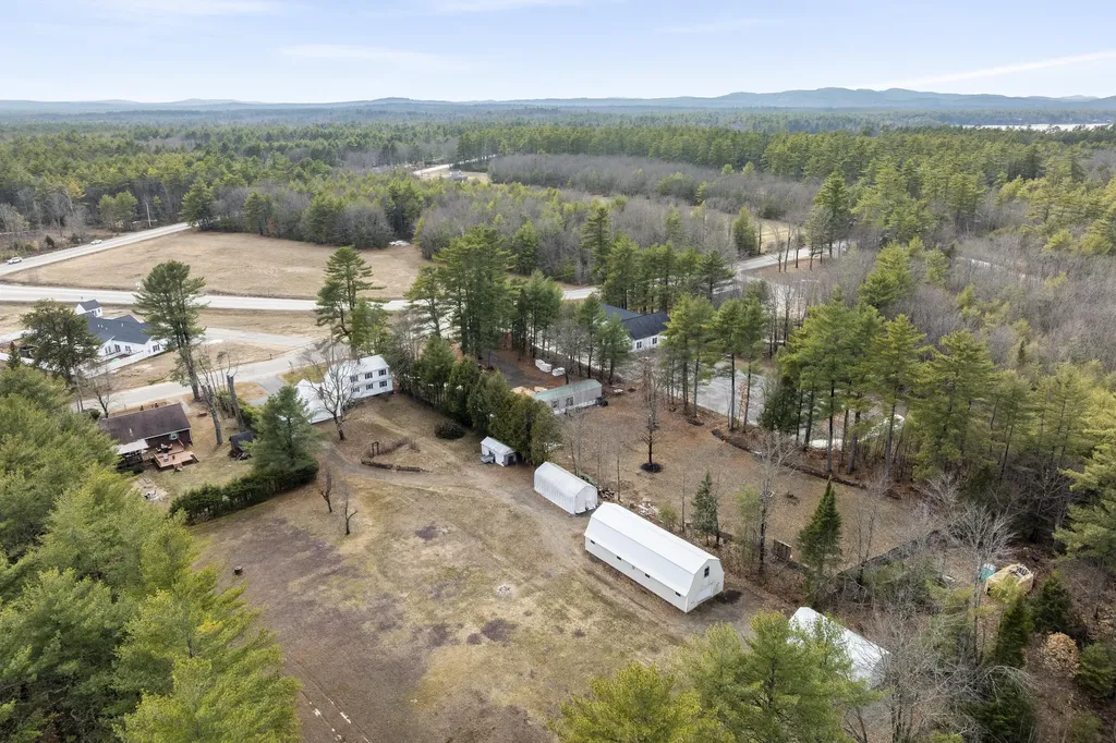 39 Pequawket Trail Standish ME 04084