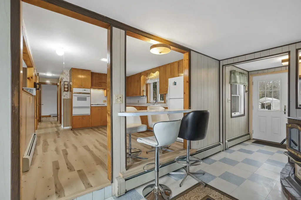 39 Pequawket Trail Standish ME 04084
