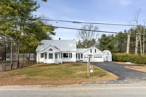 39 Pequawket Trail Standish ME 04084
