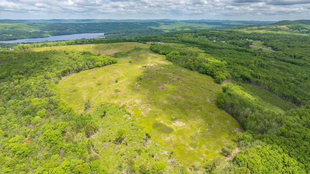 983 Barrett Hill Road Union ME 04862