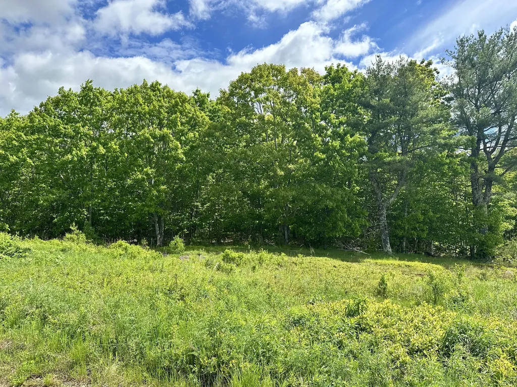 983 Barrett Hill Road Union ME 04862
