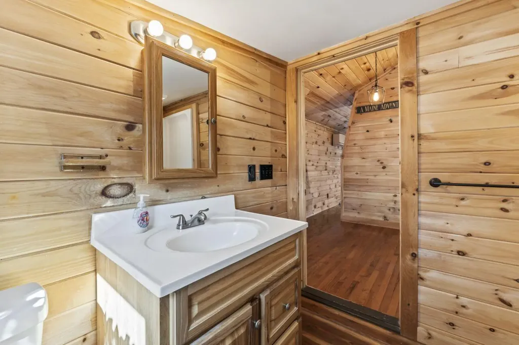 12 Shore Road Windham ME 04062