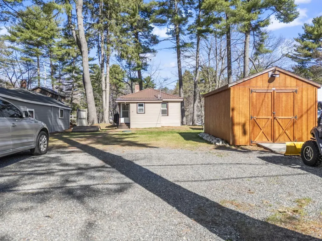 12 Shore Road Windham ME 04062