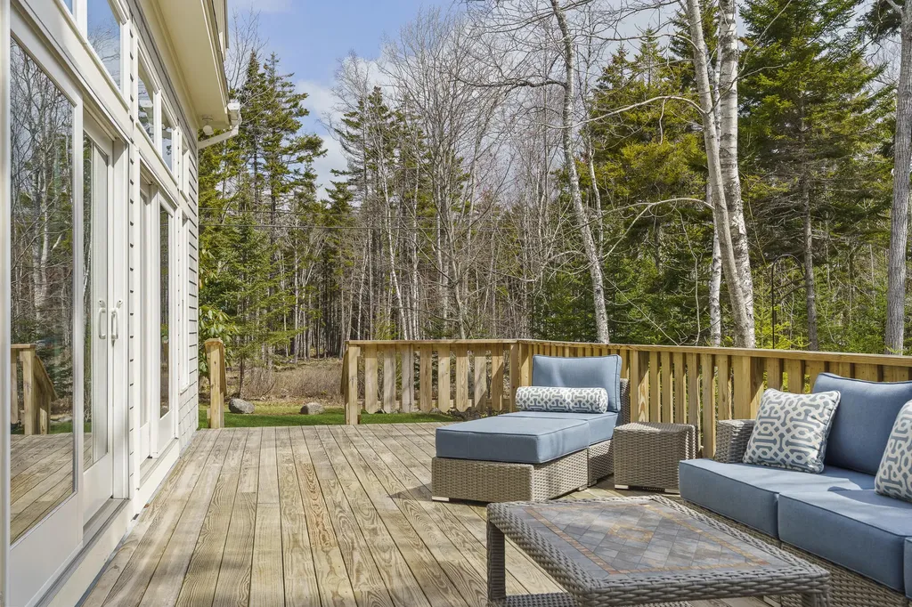 42 Pumpkin Cove Road Bristol ME 04554
