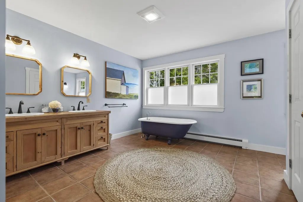 42 Pumpkin Cove Road Bristol ME 04554