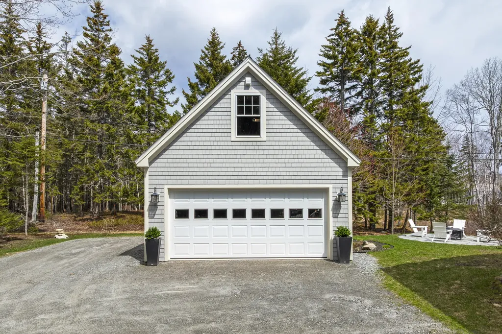 42 Pumpkin Cove Road Bristol ME 04554