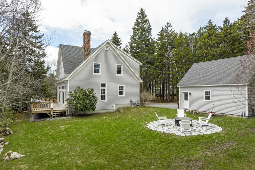 42 Pumpkin Cove Road Bristol ME 04554
