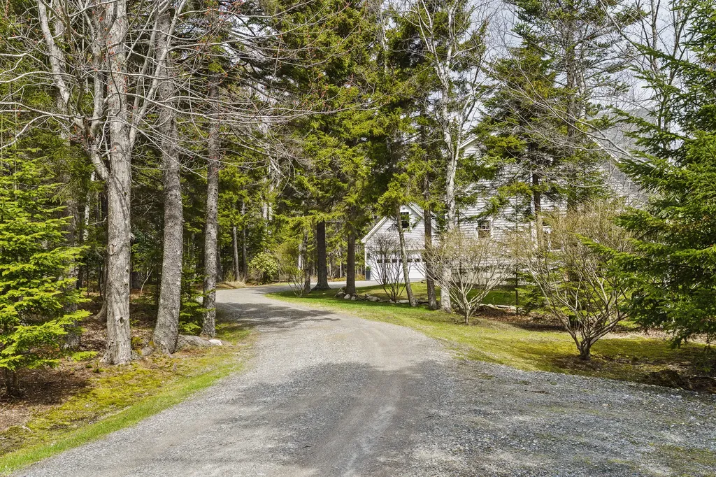 42 Pumpkin Cove Road Bristol ME 04554