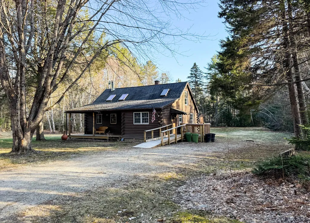31 Range Road Brunswick ME 04011