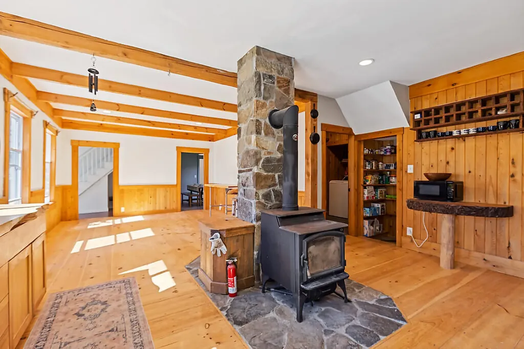 564 Hussey Hill Road Vassalboro ME 04989