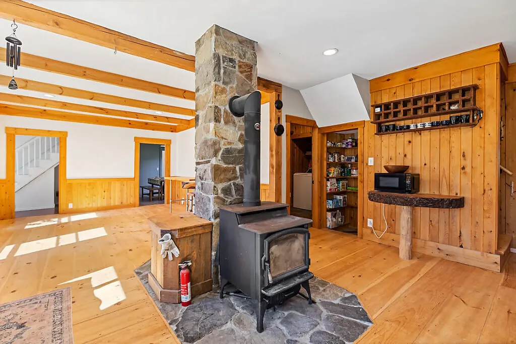 564 Hussey Hill Road Vassalboro ME 04989