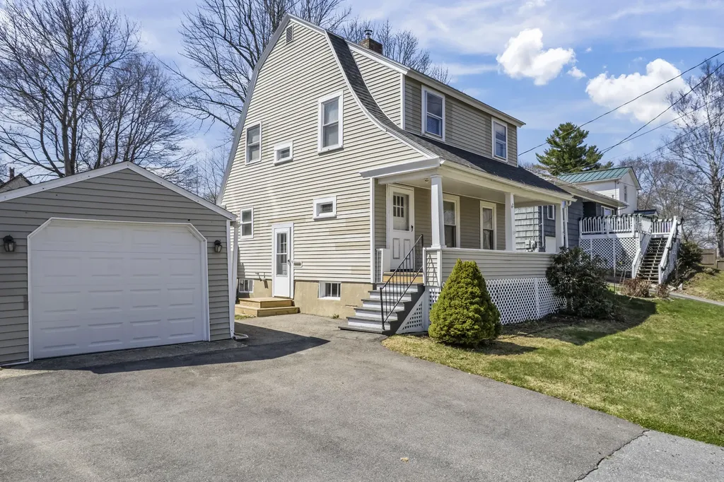 42 Murray Street Augusta ME 04330