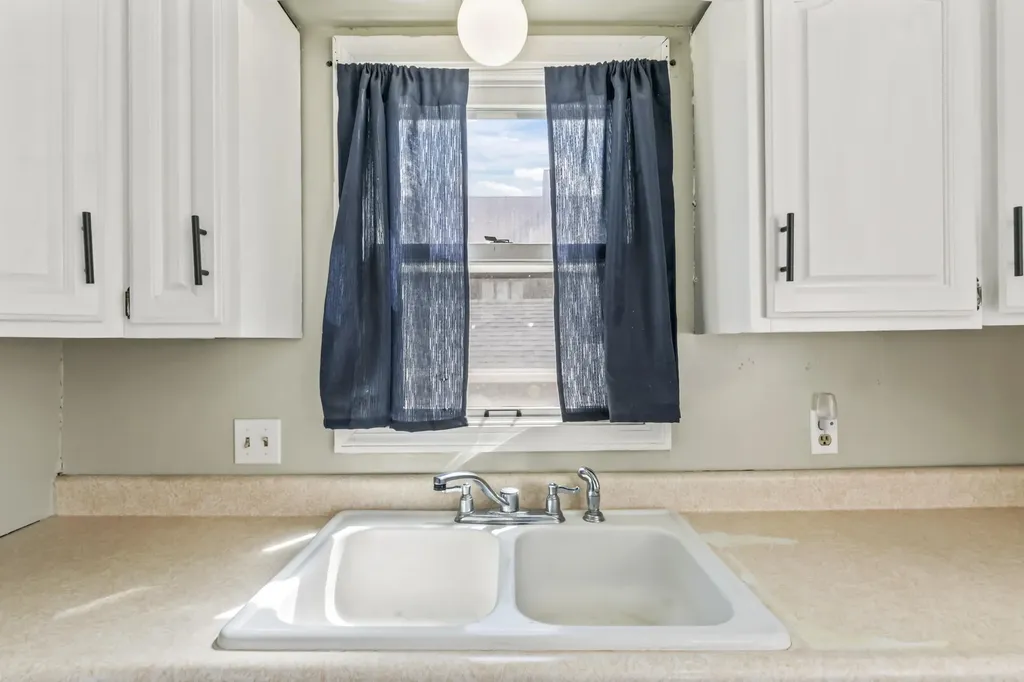 42 Murray Street Augusta ME 04330
