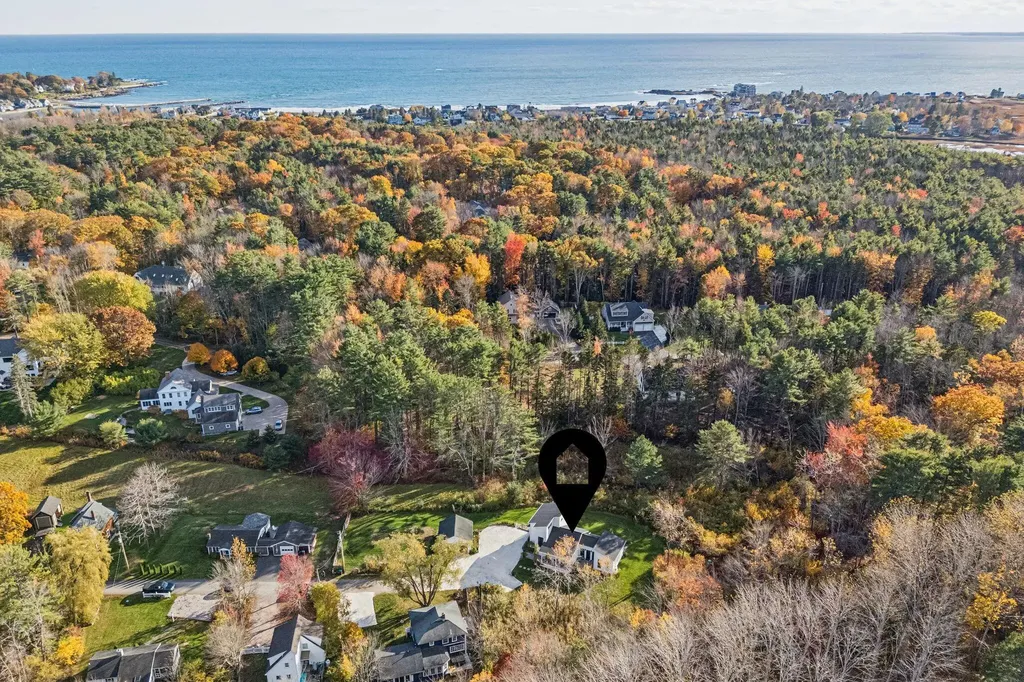 12 Wallace Street Kennebunk ME 04043