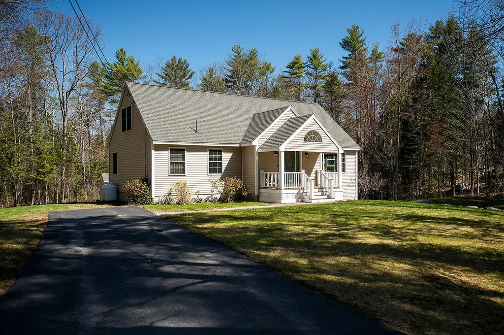 32 Libby Road Casco ME 04015