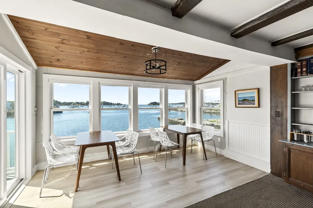 15 Main Street Vinalhaven ME 04863