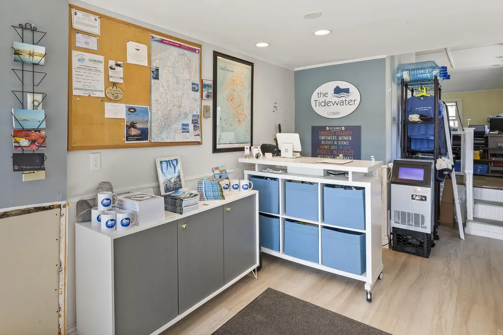 15 Main Street Vinalhaven ME 04863