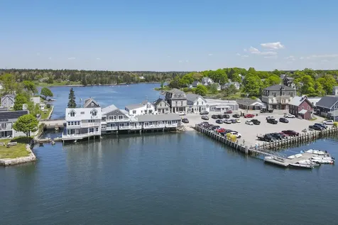15 Main Street Vinalhaven ME 04863