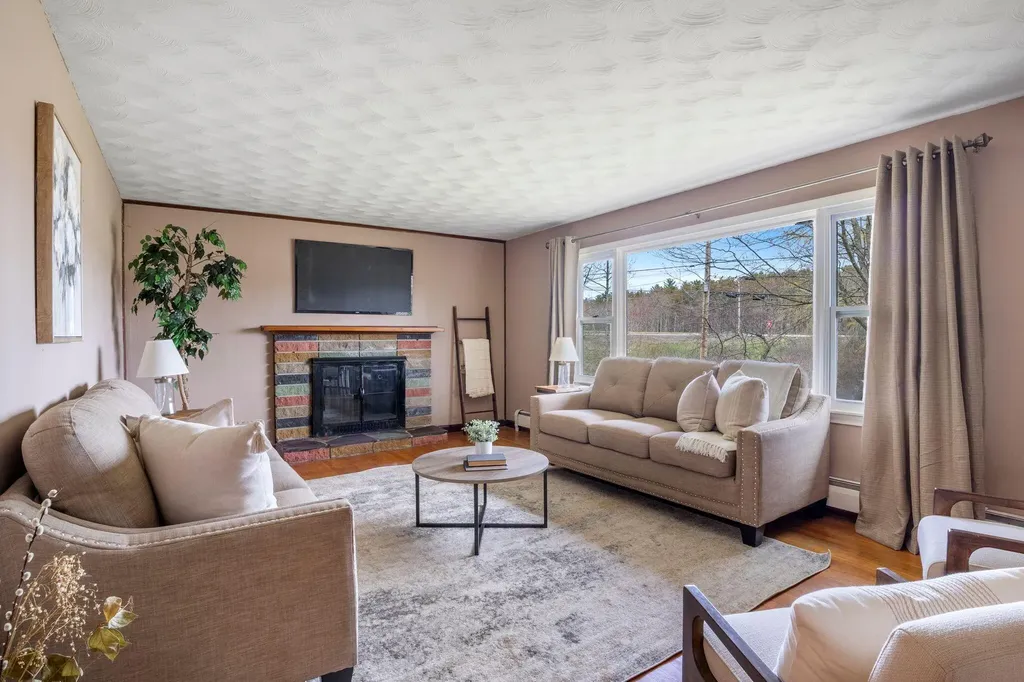 56 Plaisted Road York ME 03909