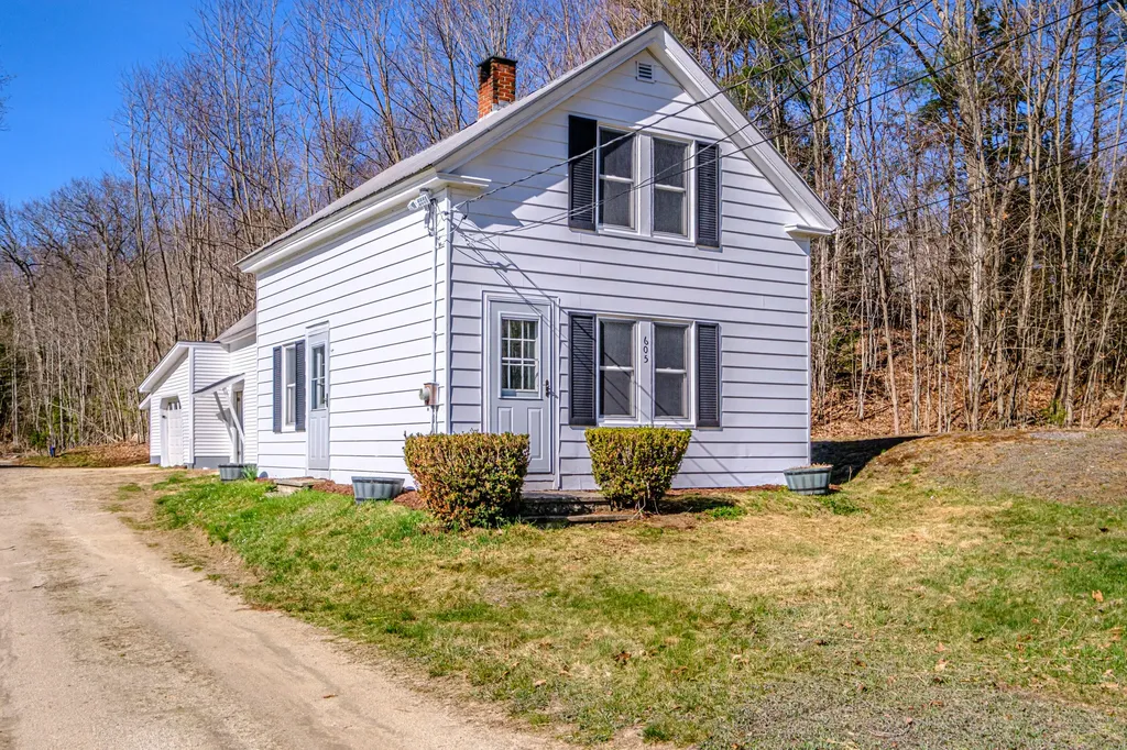 605 Hebron Road Paris ME 04281