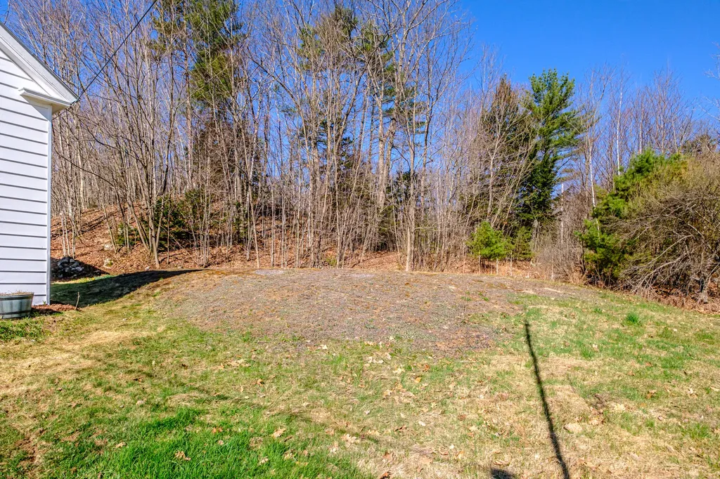 605 Hebron Road Paris ME 04281