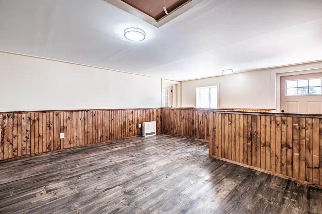 605 Hebron Road Paris ME 04281