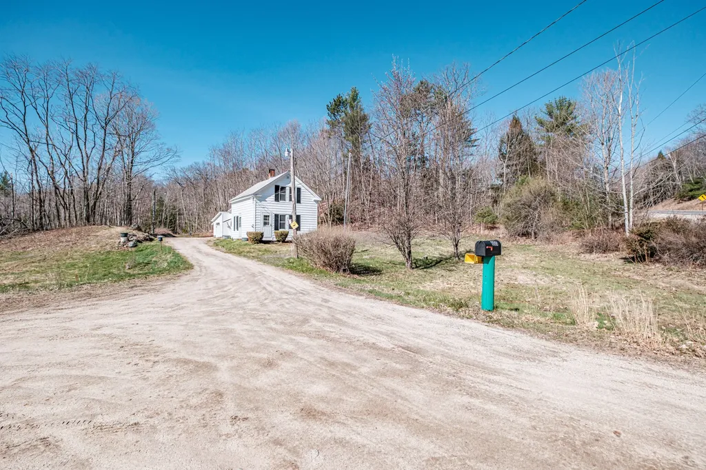 605 Hebron Road Paris ME 04281