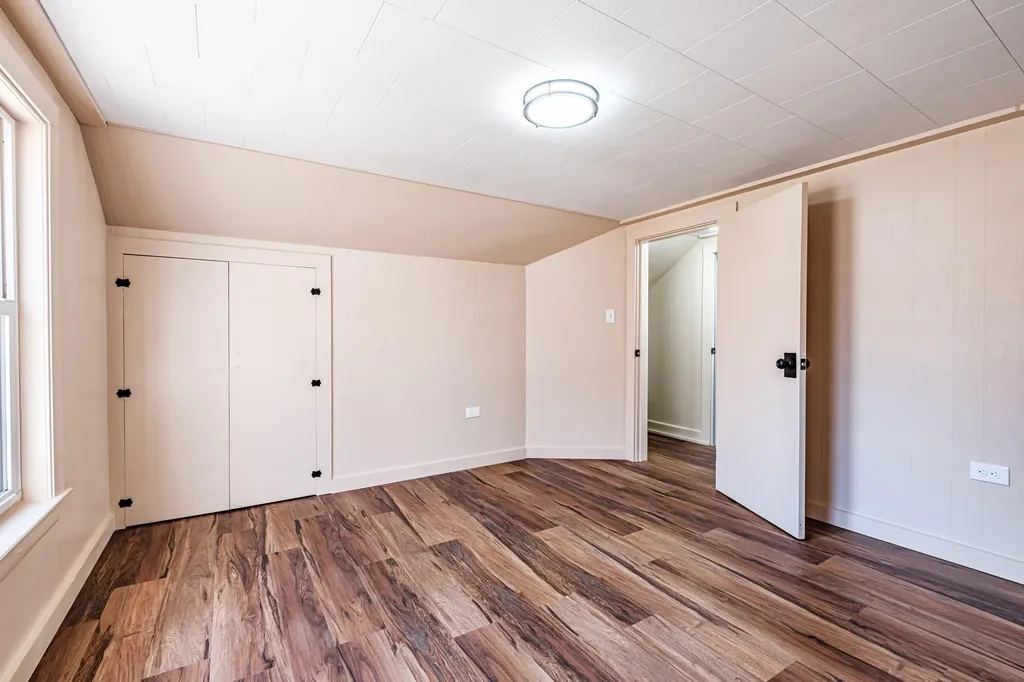 605 Hebron Road Paris ME 04281
