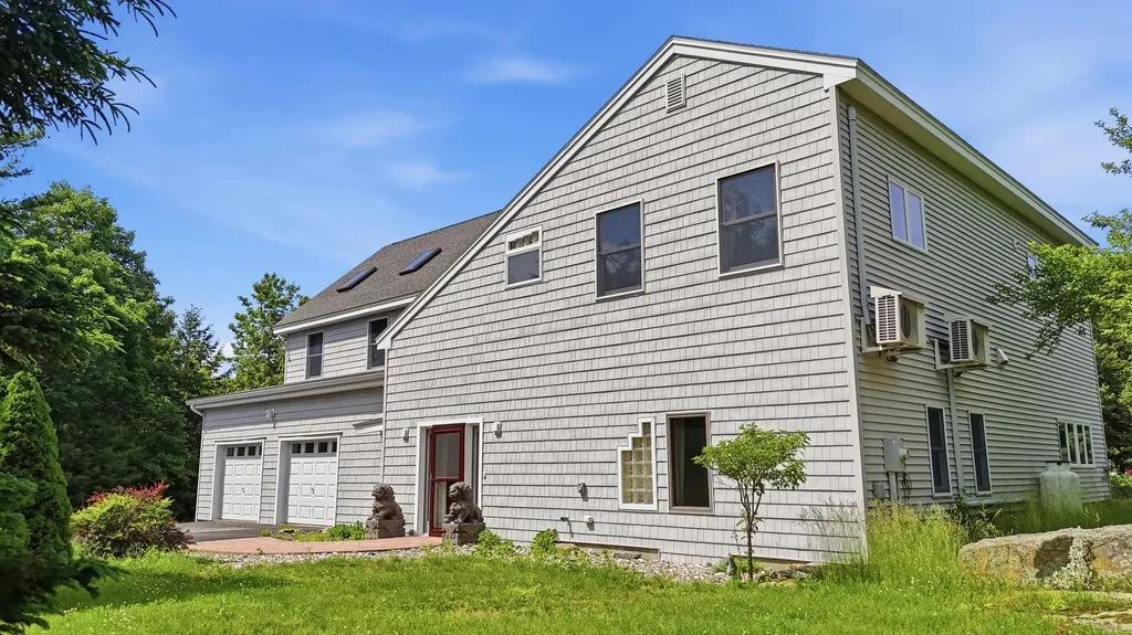 14 Cal Vista Drive Dayton ME 04005