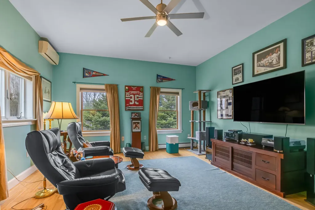 14 Cal Vista Drive Dayton ME 04005