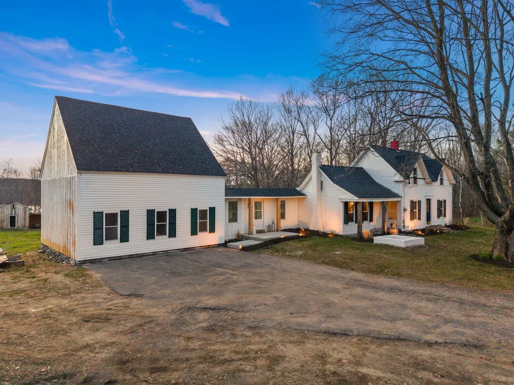 767 Main Street Bradley ME 04411