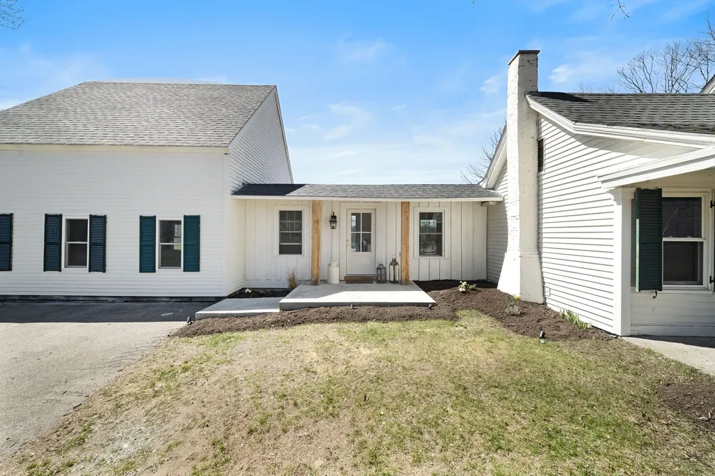 767 Main Street Bradley ME 04411