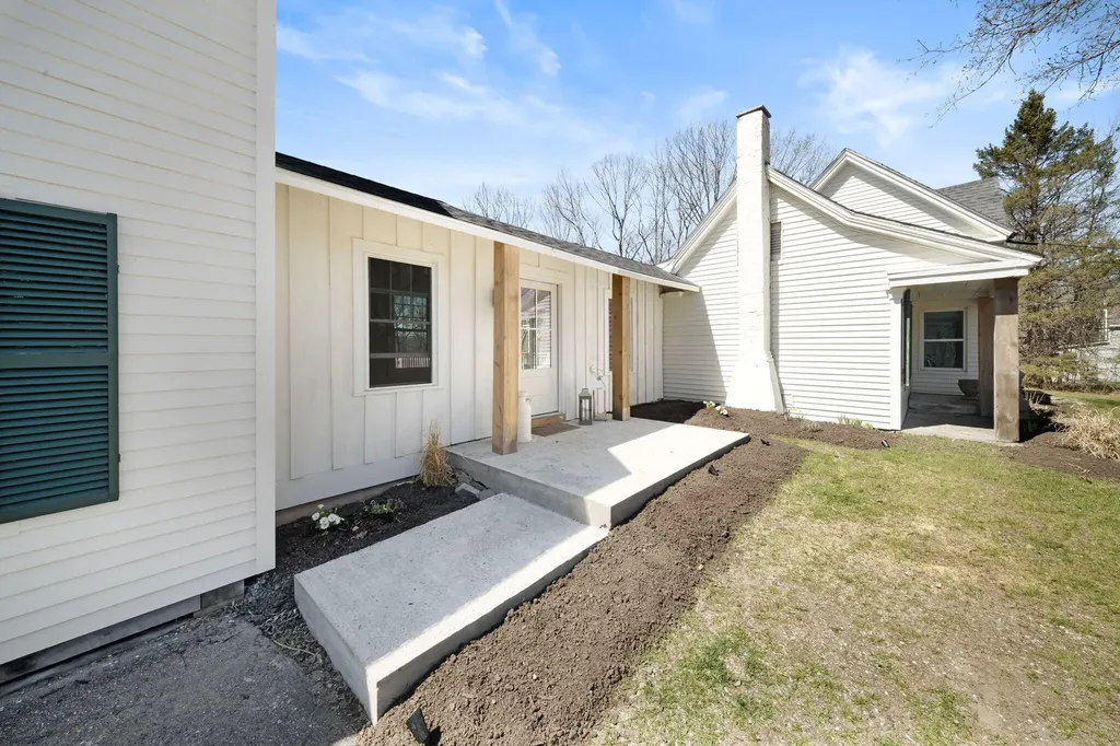 767 Main Street Bradley ME 04411