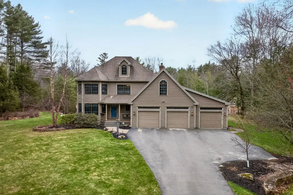 19 Woodfield Drive Scarborough ME 04074