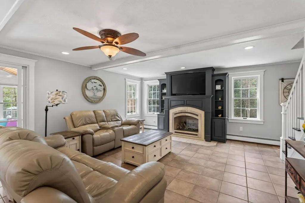 19 Woodfield Drive Scarborough ME 04074