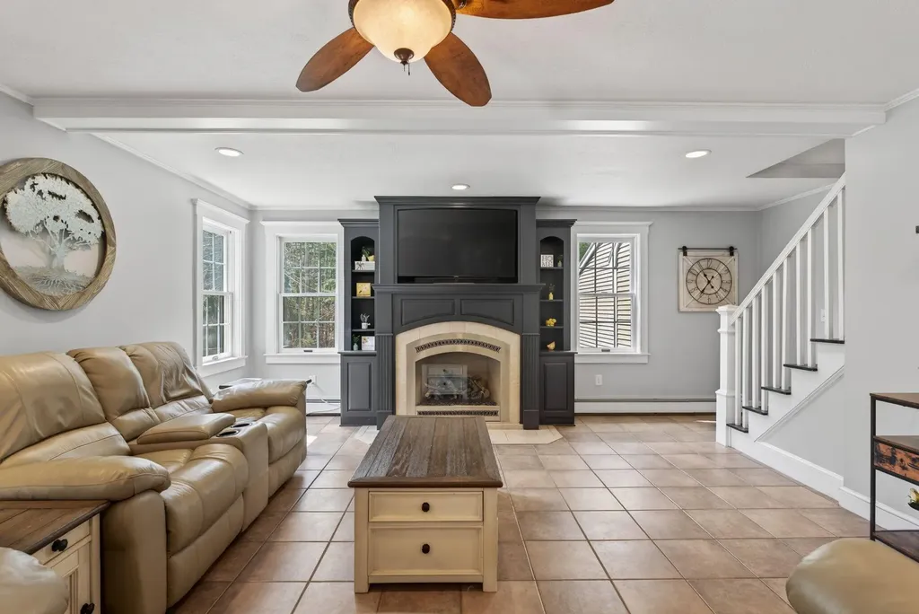19 Woodfield Drive Scarborough ME 04074