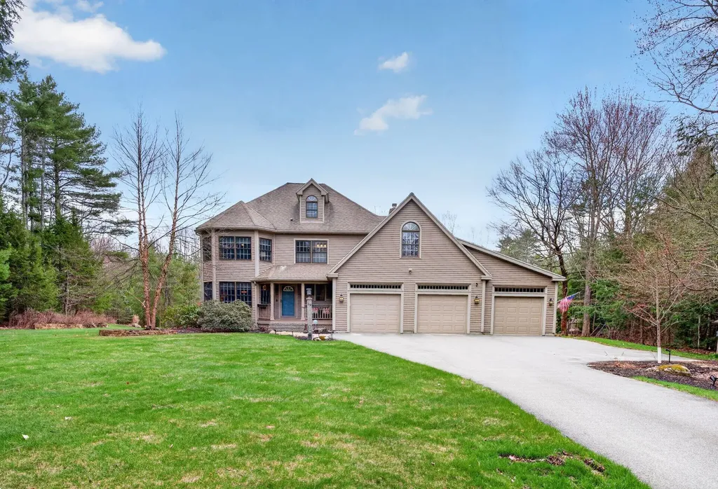 19 Woodfield Drive Scarborough ME 04074
