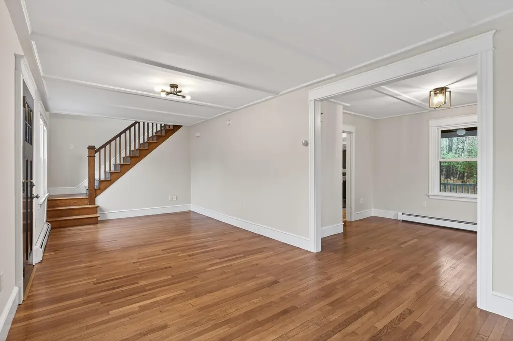 275 Middle Road Falmouth ME 04105