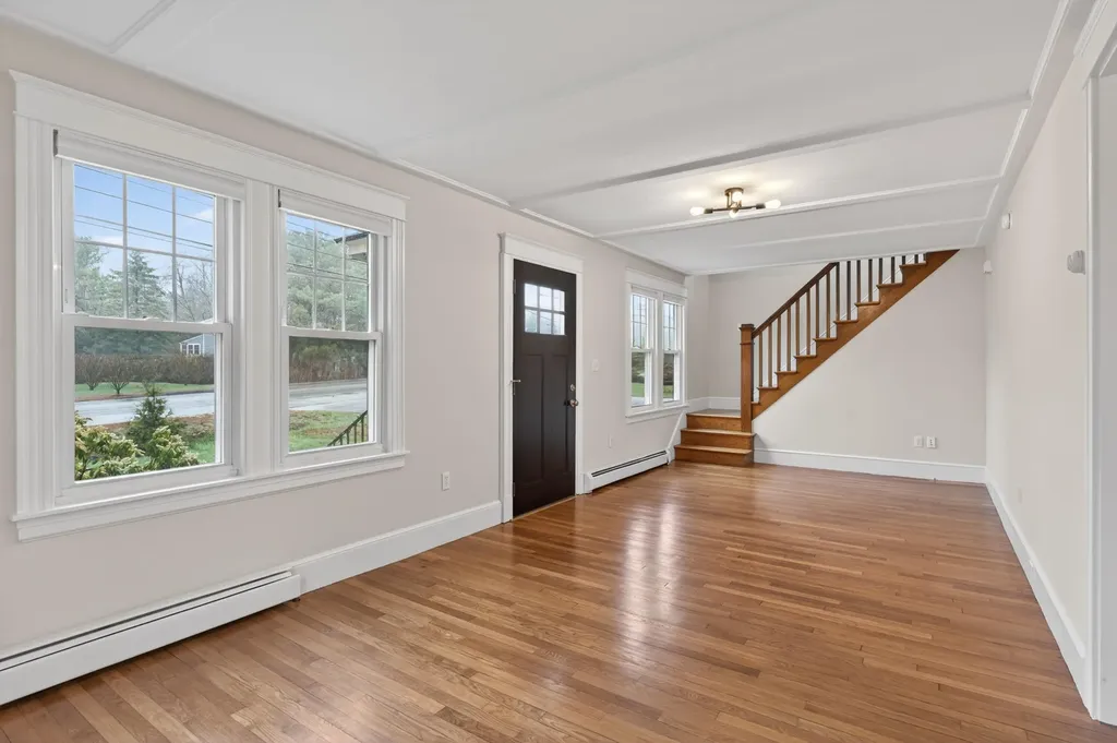 275 Middle Road Falmouth ME 04105