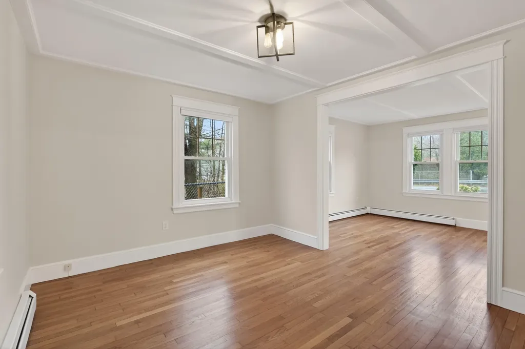 275 Middle Road Falmouth ME 04105