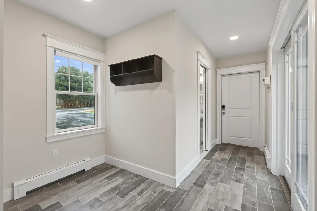 275 Middle Road Falmouth ME 04105