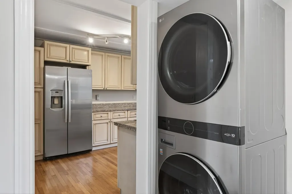275 Middle Road Falmouth ME 04105