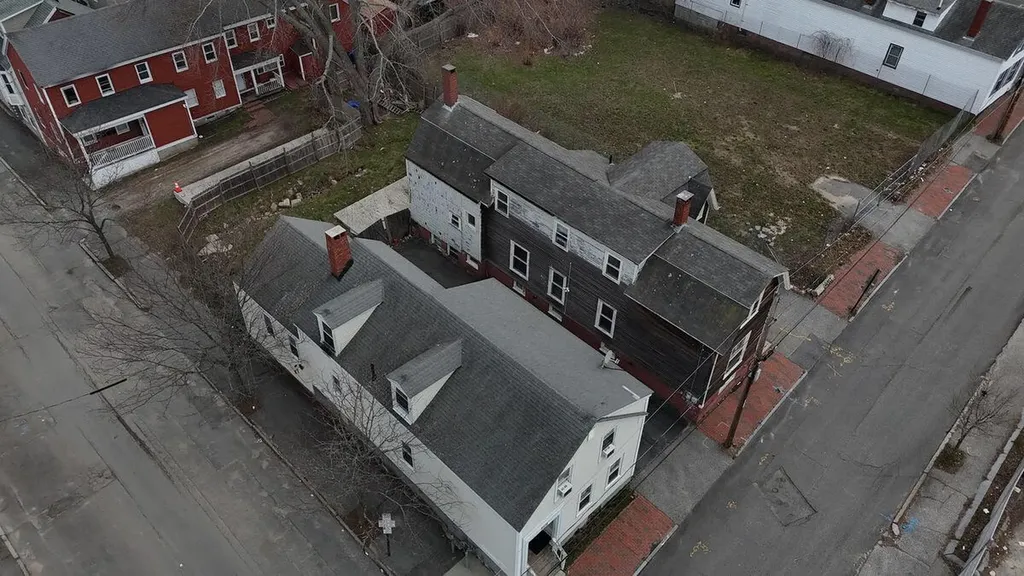198 / 21 Oxford / Cedar Street Portland ME 04101