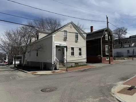 198 / 21 Oxford / Cedar Street Portland ME 04101