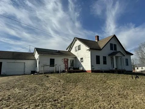 15 North Road Detroit ME 04929